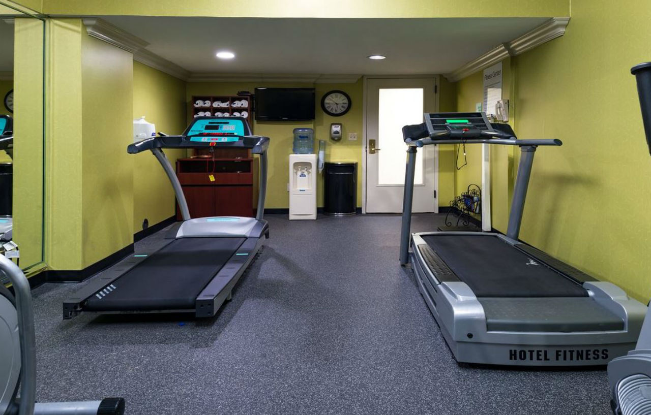 Holiday Inn Hotel & Suites Warren By Ihg Bagian luar foto